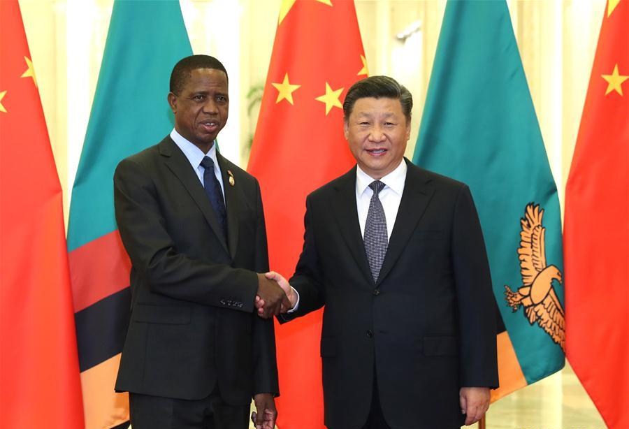Le président zambien Edgar Lungu et son homologue chinois Xi Jinping au Sommet de Beijing 2018 du Forum sur la Coopération sino-africaine Le président zambien Edgar Lungu et son homologue chinois Xi Jinping au Sommet de Beijing 2018 du Forum sur la Coopération sino-africaine