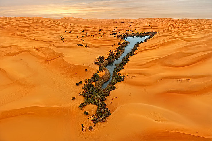 La mère de l'eau, lac du Sahara situé en Lybie.
