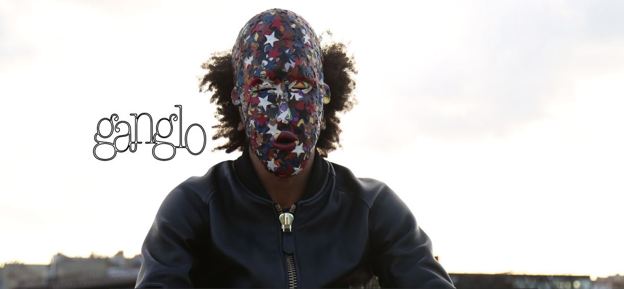 Les cent masques africains de l'artiste Alexandre Ganglo