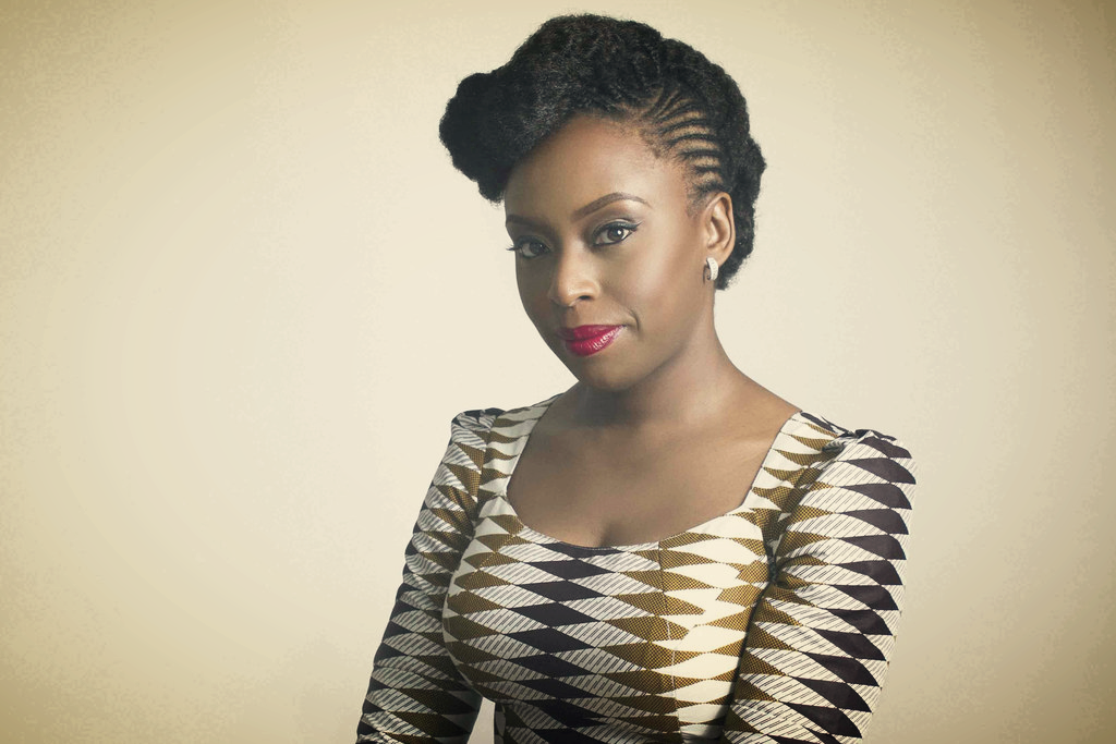 Chimamanda Ngozi Adichie traite Melania Trump de raciste
