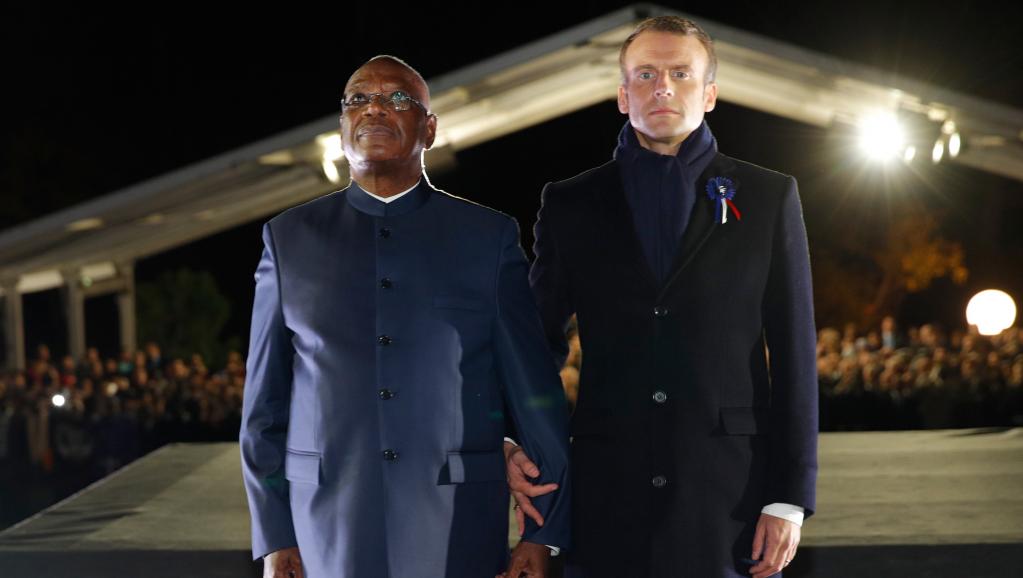 Macron et IBK inaugurent le "Monument aux Héros de l’Armée Noire"