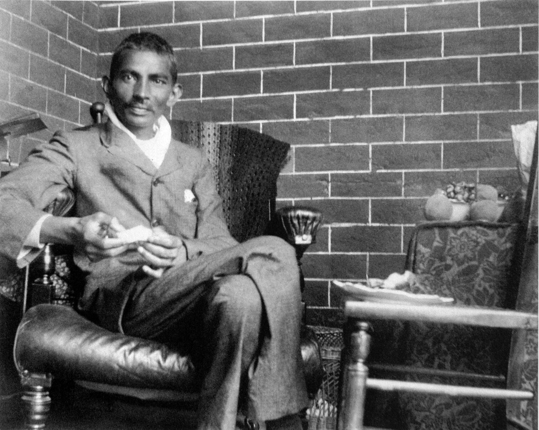 7 citations de Gandhi qui révèlent son mépris envers les Africains noirs