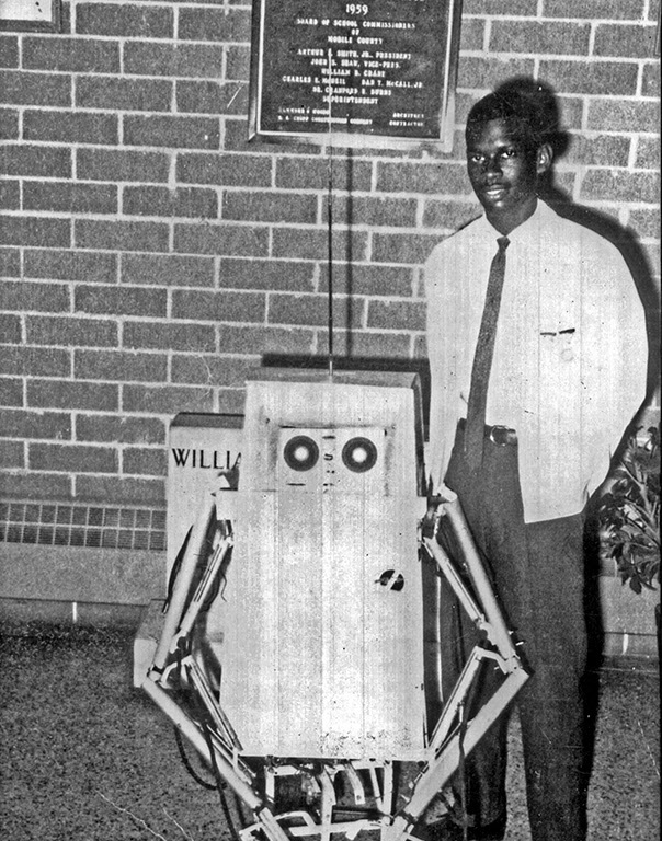 Lonnie Johnson : le génie afro-américain derrière le Super Soaker… et bien plus encore