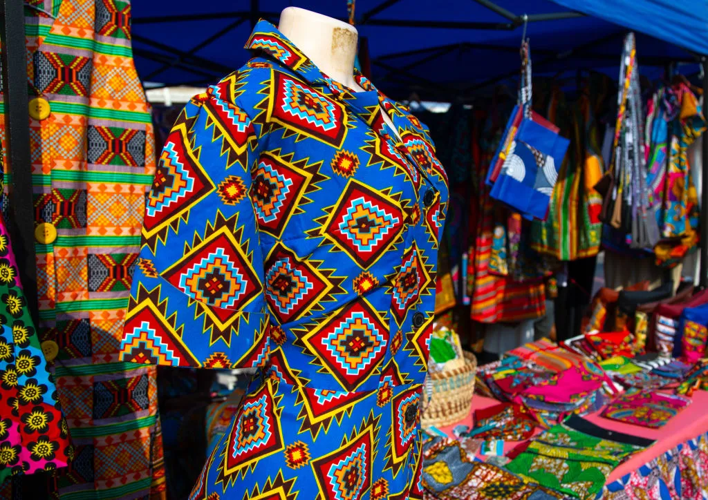 Le wax n’est pas né en Afrique. Pourtant, l’Afrique en a fait un langage 